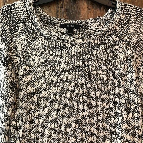 Forever 21 Sz S Black White Chunky Knit Slouchy Relaxed Fit Sweater - Picture 4 of 6